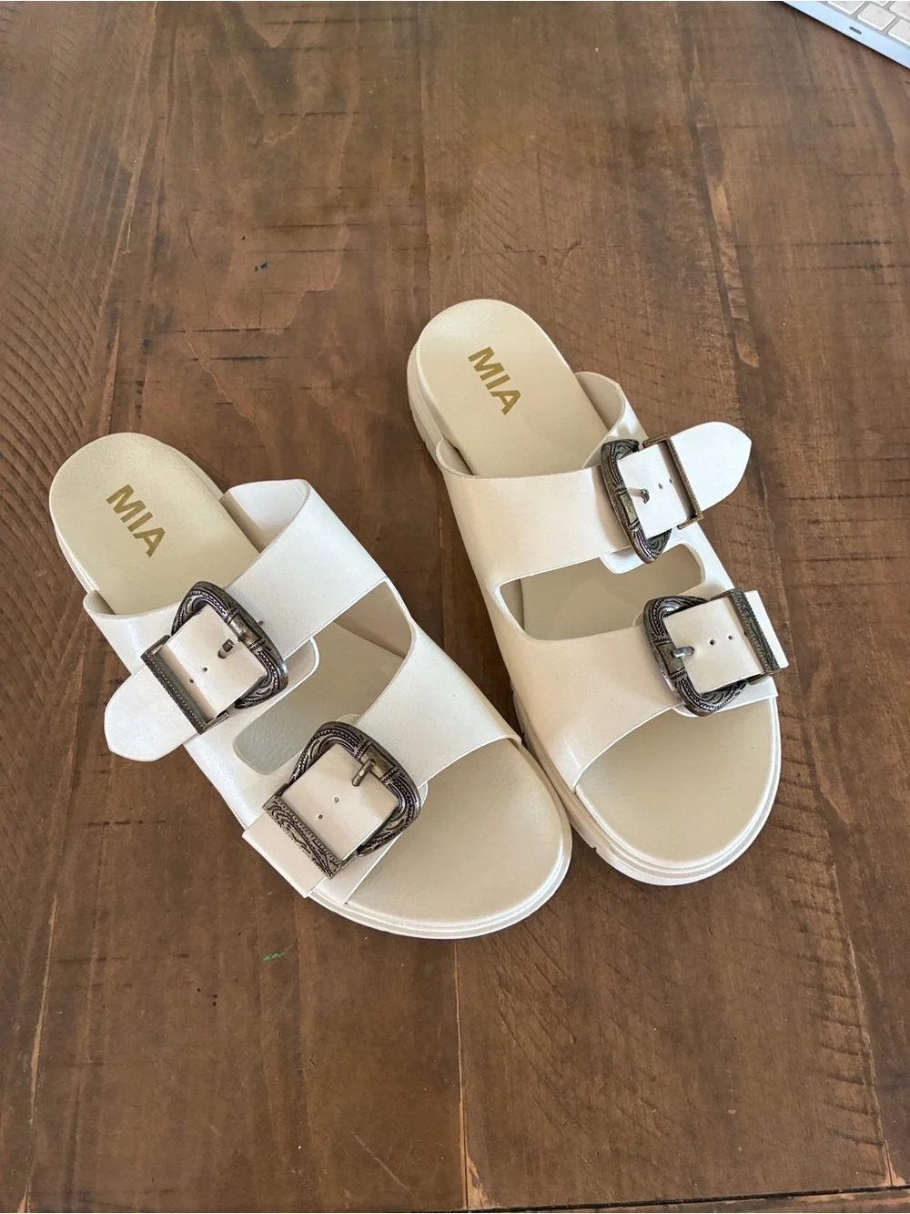 MIA Gen Dual-Buckle Strapped Sandals SZ 8